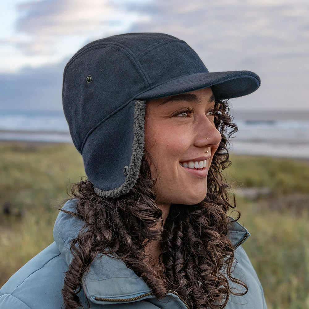Casquette 5 Panel Recyclée Avec Protège-Oreilles Frontier bleu marine foncé SUNDAY AFTERNOONS