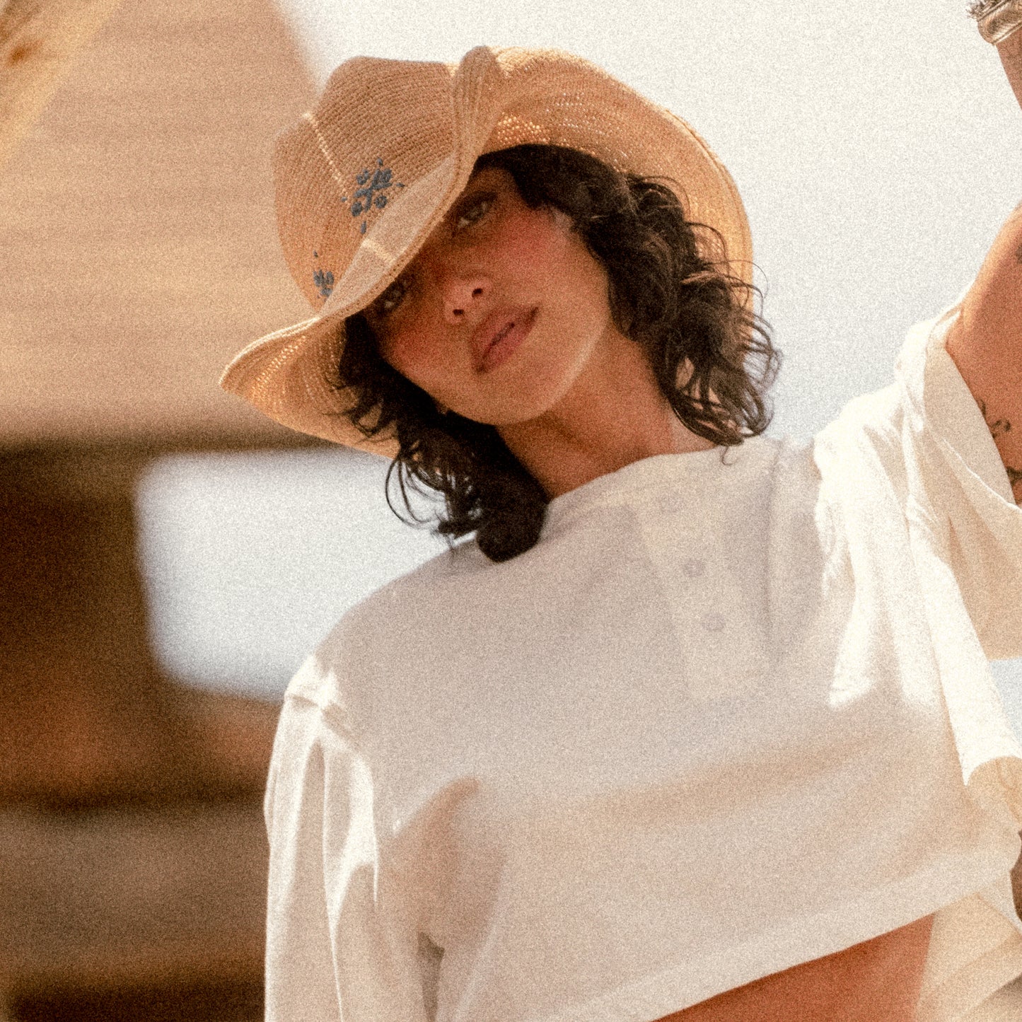 Chapeau de Cowboy en Raphia Crocheté Odessa beige sable-bleu BRIXTON