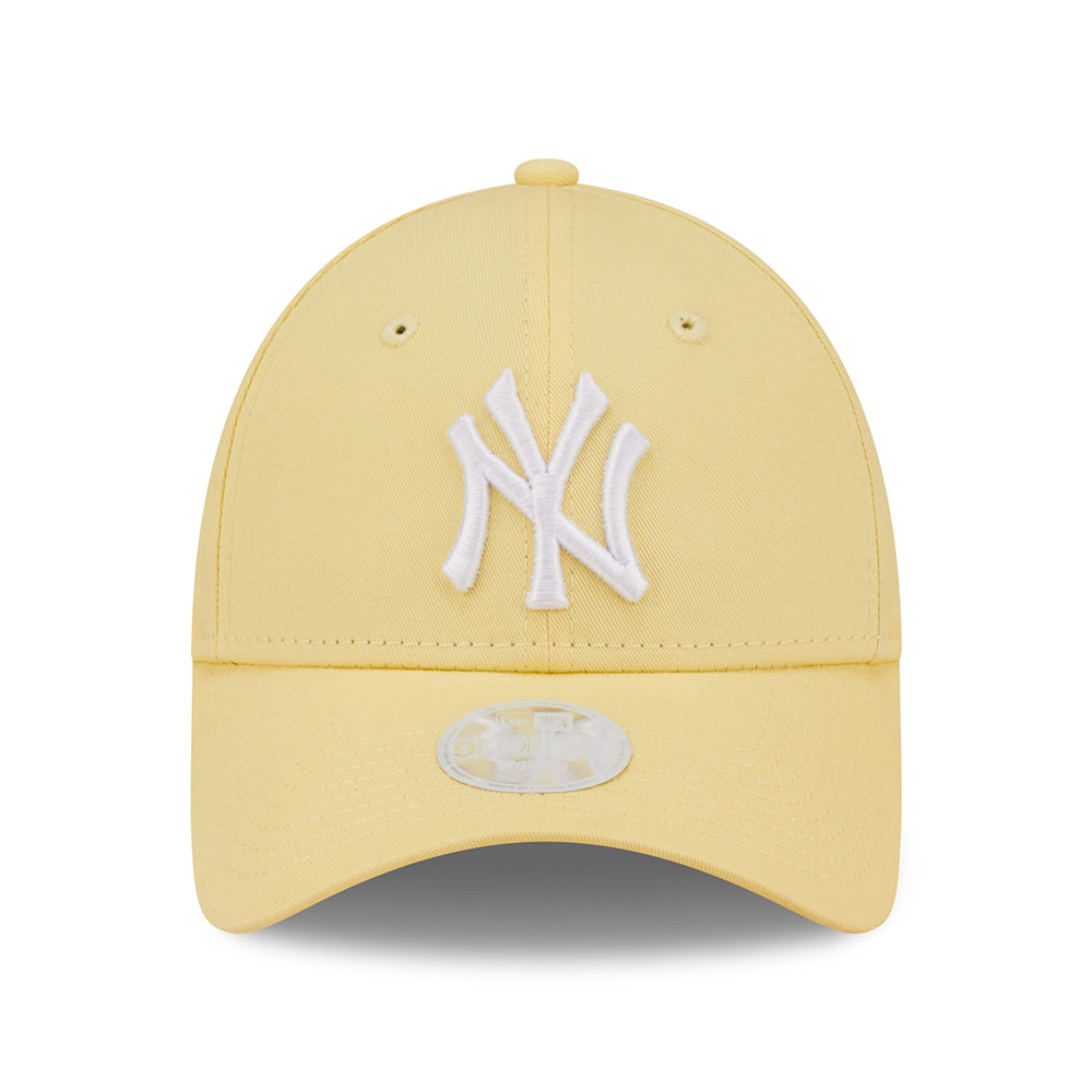 Casquette Femme 9FORTY MLB League Essential New York Yankees jaune clair-blanc NEW ERA