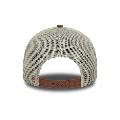 Casquette Trucker A-Frame Oval Patch Suede pierre-beige sable NEW ERA