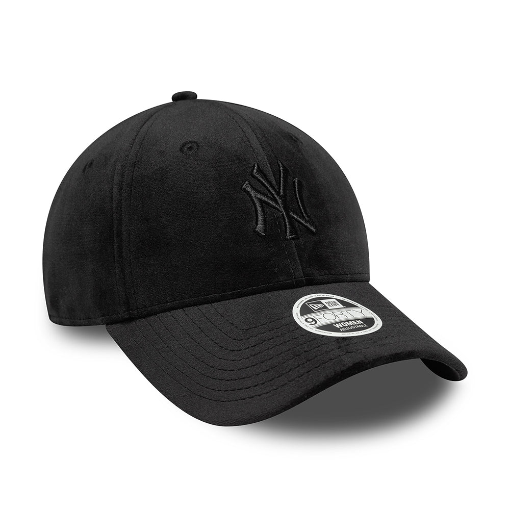 Casquette Femme 9FORTY MLB Velour Midi New York Yankees noir sur noir NEW ERA