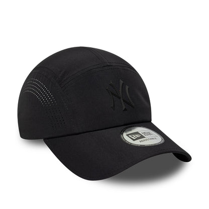 Casquette 5 Panel MLB Tech Midi Runner New York Yankees noir sur noir NEW ERA