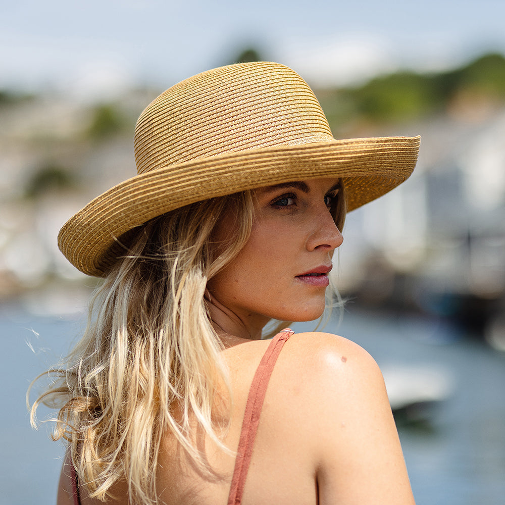 Chapeau Été Pliable Traveller toast SUR LA TÊTE