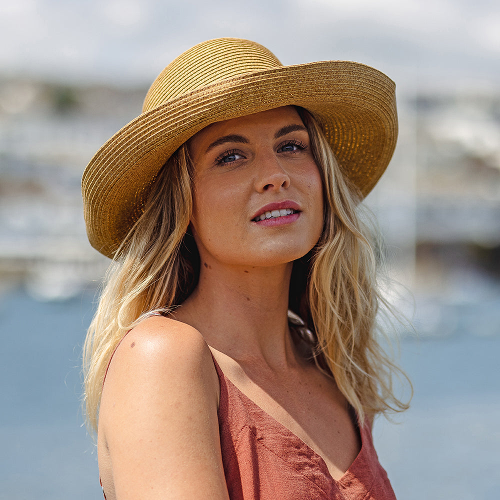 Chapeau Été Pliable Traveller toast SUR LA TÊTE