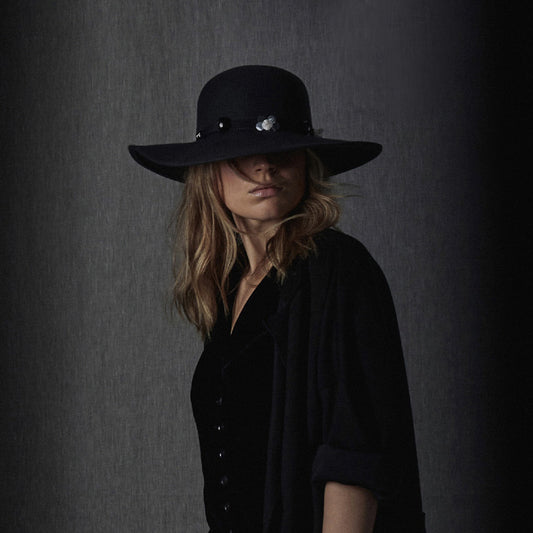 Chapeau Capeline à Fleur en Laine Feutrée noir SEEBERGER