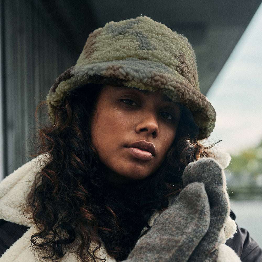 Chapeau Bob en Fausse Fourrure Camouflage Teddybuck vert BARTS