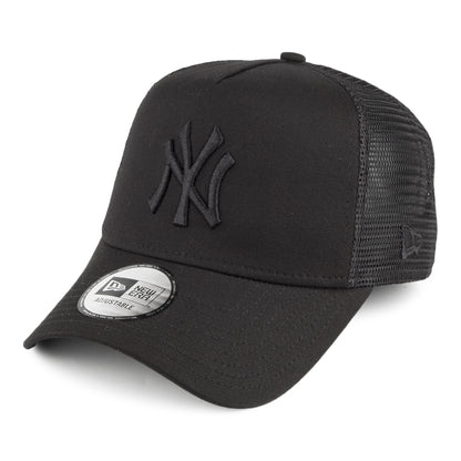 Casquette Trucker MLB Essential New York Yankees noir sur noir NEW ERA