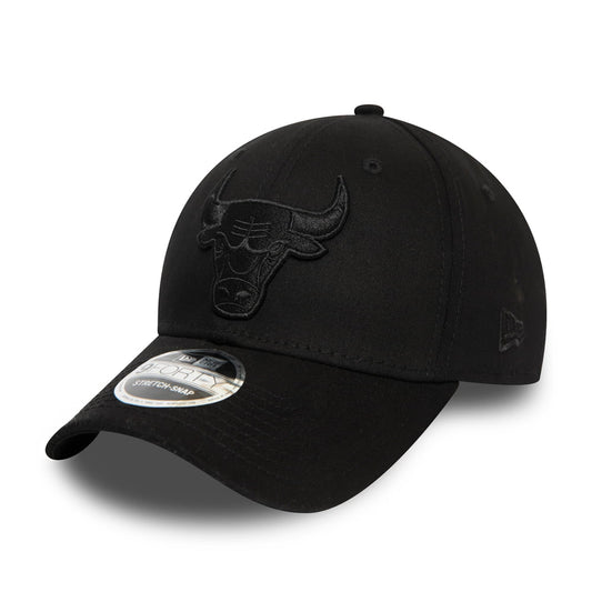 Casquette 9FORTY NBA Stretch Snap Chicago Bulls noir sur noir NEW ERA