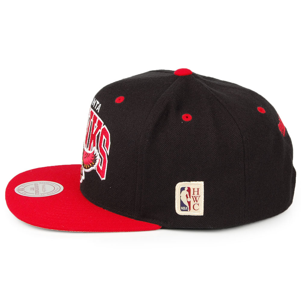 Casquette Snapback NBA Arch 2 Tone Atlanta Hawks noir-rouge MITCHELL & NESS