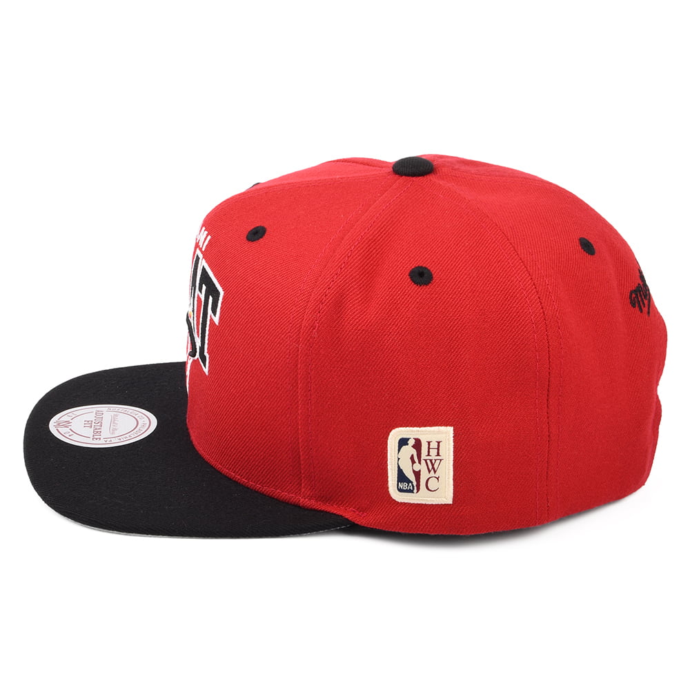 Casquette Snapback NBA HWC Team Arch Miami Heat rouge-noir MITCHELL & NESS