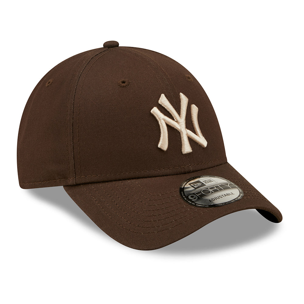 Casquette 9FORTY MLB League Essential New York Yankees marron-pierre NEW ERA