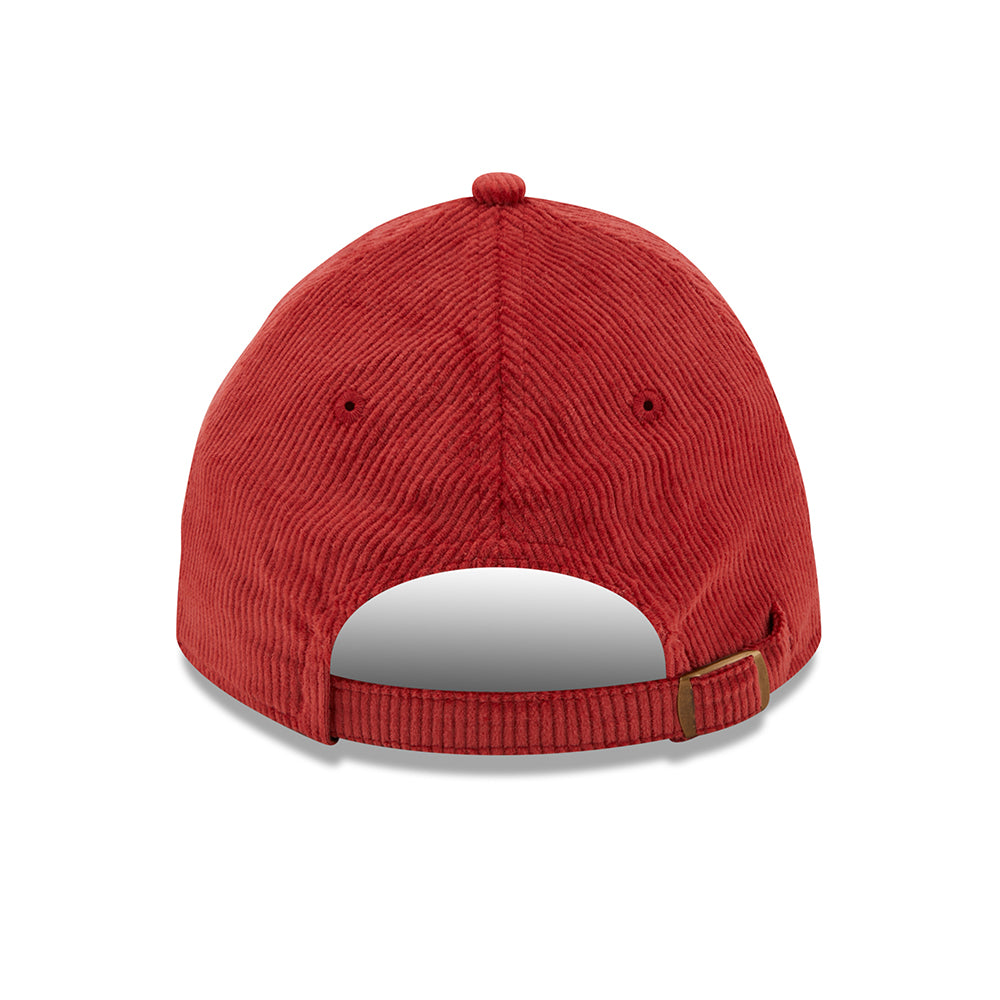Casquette 9TWENTY Wildlife Casual Classic en Velours Côtelé Ours vin NEW ERA