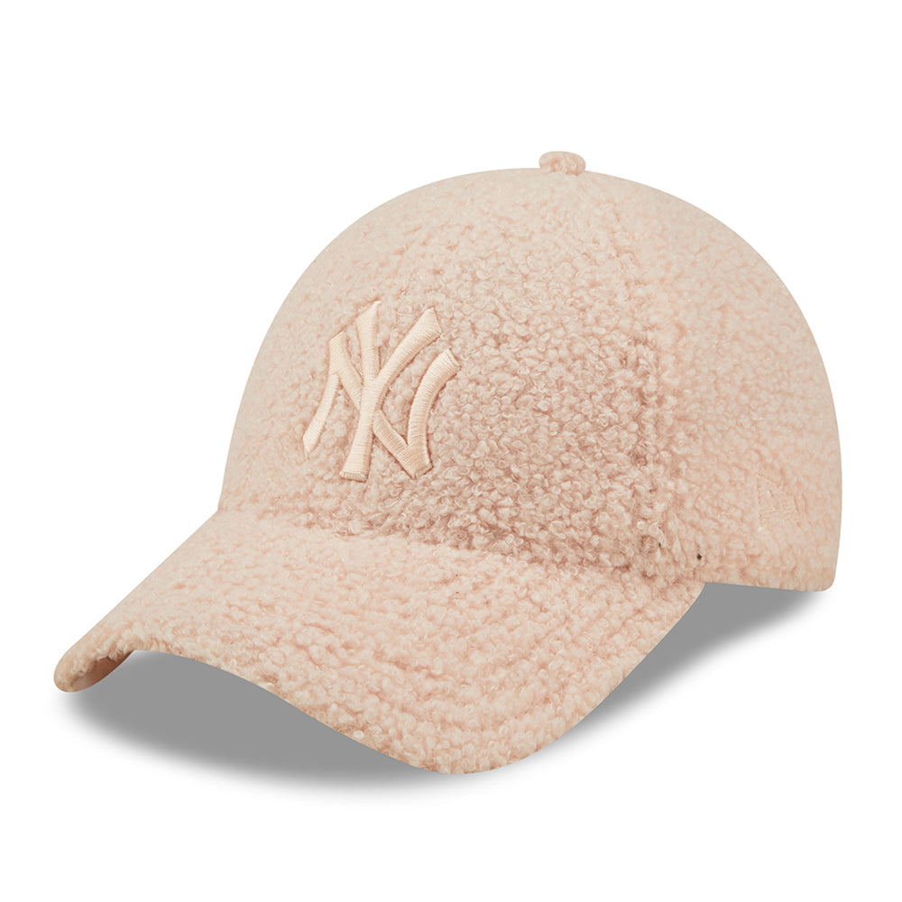 Casquette Femme 9FORTY MLB Borg New York Yankees rose clair NEW ERA