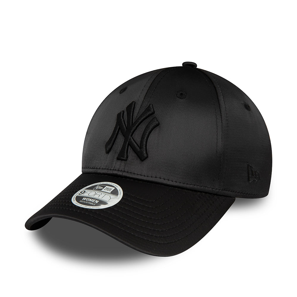 Casquette Femme 9FORTY MLB Satin New York Yankees noir sur noir NEW ERA 2024